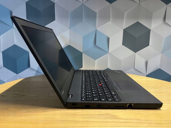 Lenovo T560 i5 16GB 2TB SSD FullHD Office Windows 10 - obrazek 3
