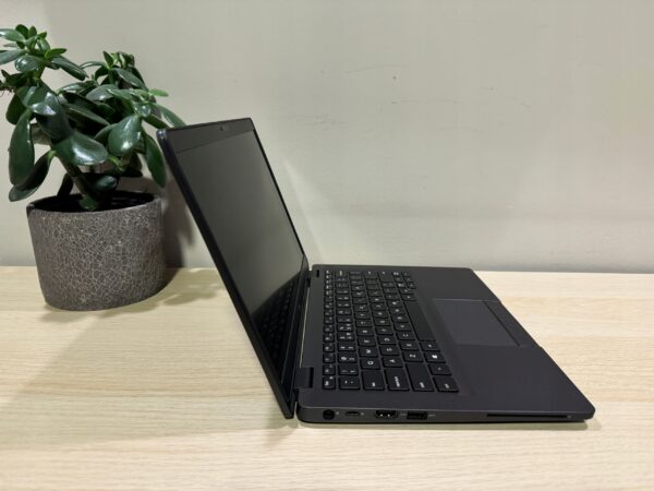 Laptop Dell Latitude 5300 13,3 i5-8365U 16GB 512SSD Windows 11 - obrazek 3