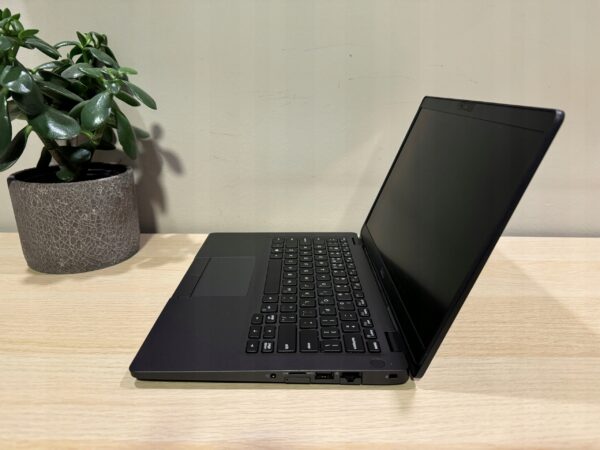 Laptop Dell Latitude 5300 13,3 i5-8365U 32GB 512SSD Windows 11 - obrazek 4