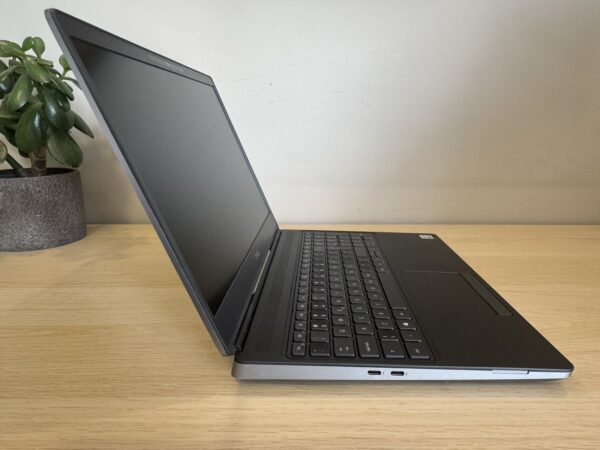 Laptop Dell Precision 7550 15.6 i7-10850H NVIDIA T2000 32GB 1TB SSD Win 11 - obrazek 5