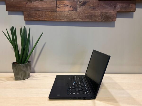 Ultrabook Dell 7490 i5-8gen 14 16GB 256GB SSD 4x3.6GHz FullHD Windows 11 - obrazek 4