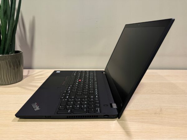 Lenovo ThinkPad T590 15,6 i7-8665U 4x4.8GHz 16GB 512GB SSD Full HD Win 11 - obrazek 4