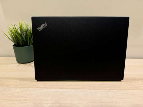 Lenovo ThinkPad T490 14 i5 4x3.9Ghz 16GB 512GB Office FullHD Windows 11 - obrazek 4