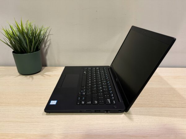 Dell Latitude 7390 13.3 i5 8GB 256GB SSD Full HD Windows 11 - obrazek 5