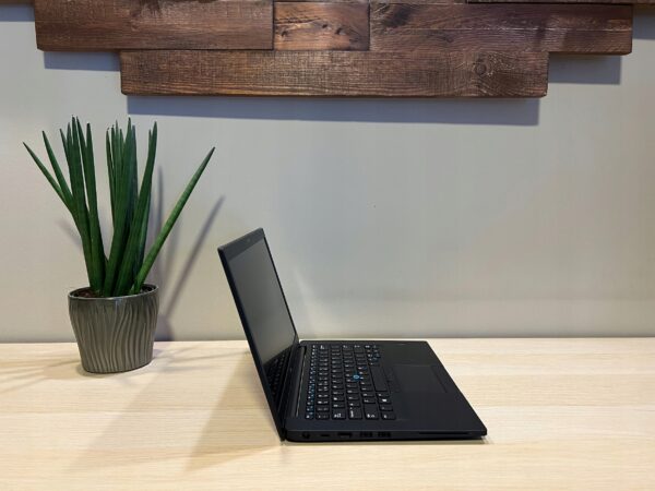 Ultrabook Dell 7490 i5-8gen 14 16GB 256GB SSD 4x3.6GHz FullHD Windows 11 - obrazek 6