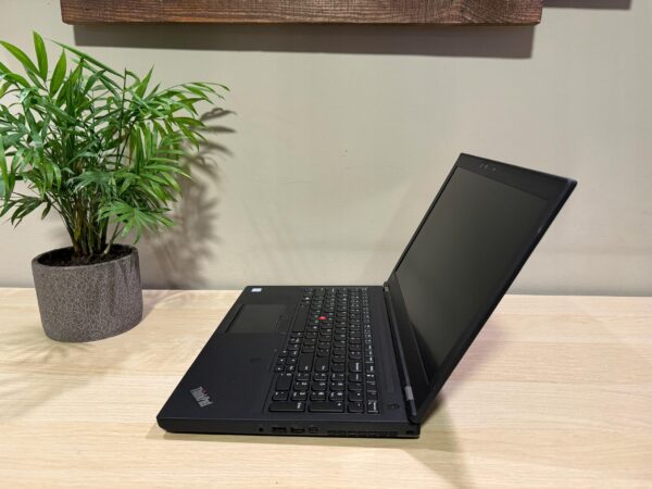 Lenovo ThinkPad P52 i7-8850H 15.6 16GB 512SSD | NVIDIA | 6 RDZENI | WIN 11 - obrazek 4
