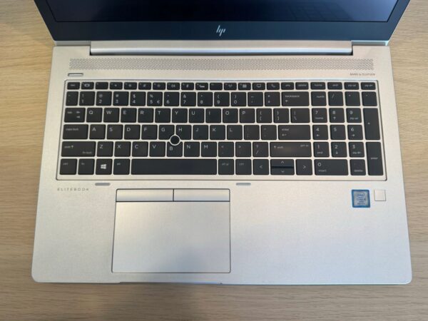 Laptop HP EliteBook 850 G6 15,6 i5-8365U 16GB 2TB Full HD Windows 11 - obrazek 5
