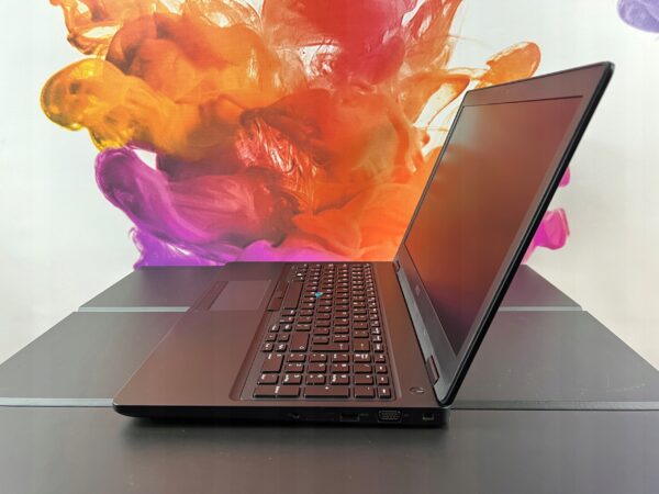 Laptop Dell Latitude 5580 15,6 i5-7200U 32GB 256GB SSD Office Windows 11 - obrazek 5