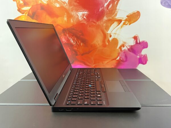 Laptop Dell Latitude 5580 15,6 i5-7200U 32GB 256GB SSD Office Windows 11 - obrazek 4