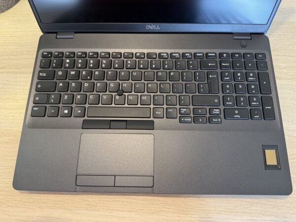 Laptop Dell Latitude 5500 15,6 i5-8365U 16GB 512GB SSD Windows 11 - obrazek 4