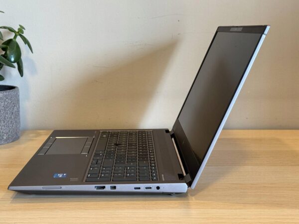 Laptop HP Zbook Fury 15 G8 15,6 i7-11850H 32GB 1TB SSD NVIDIA T1200 Win 11 - obrazek 4