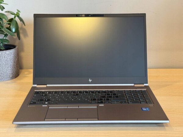 Laptop HP Zbook Fury 15 G8 15,6 i7-11850H 32GB 1TB SSD NVIDIA T1200 Win 11 - obrazek 2