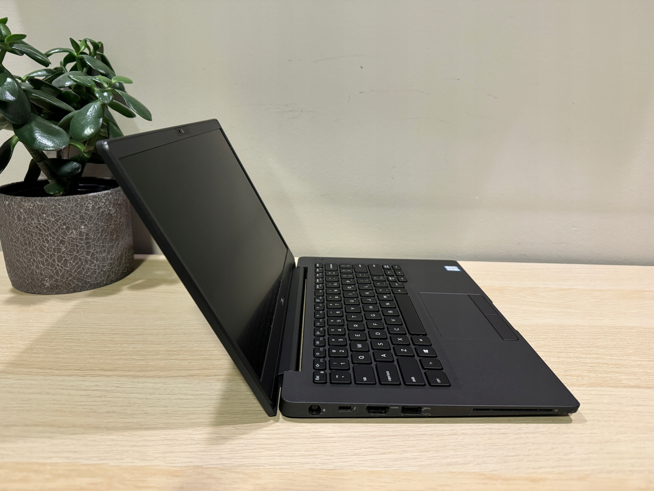 Laptop Dell Latitude 7300 13,3 i5-8365U 16GB 512GB Full HD Windows 11 - obrazek 4