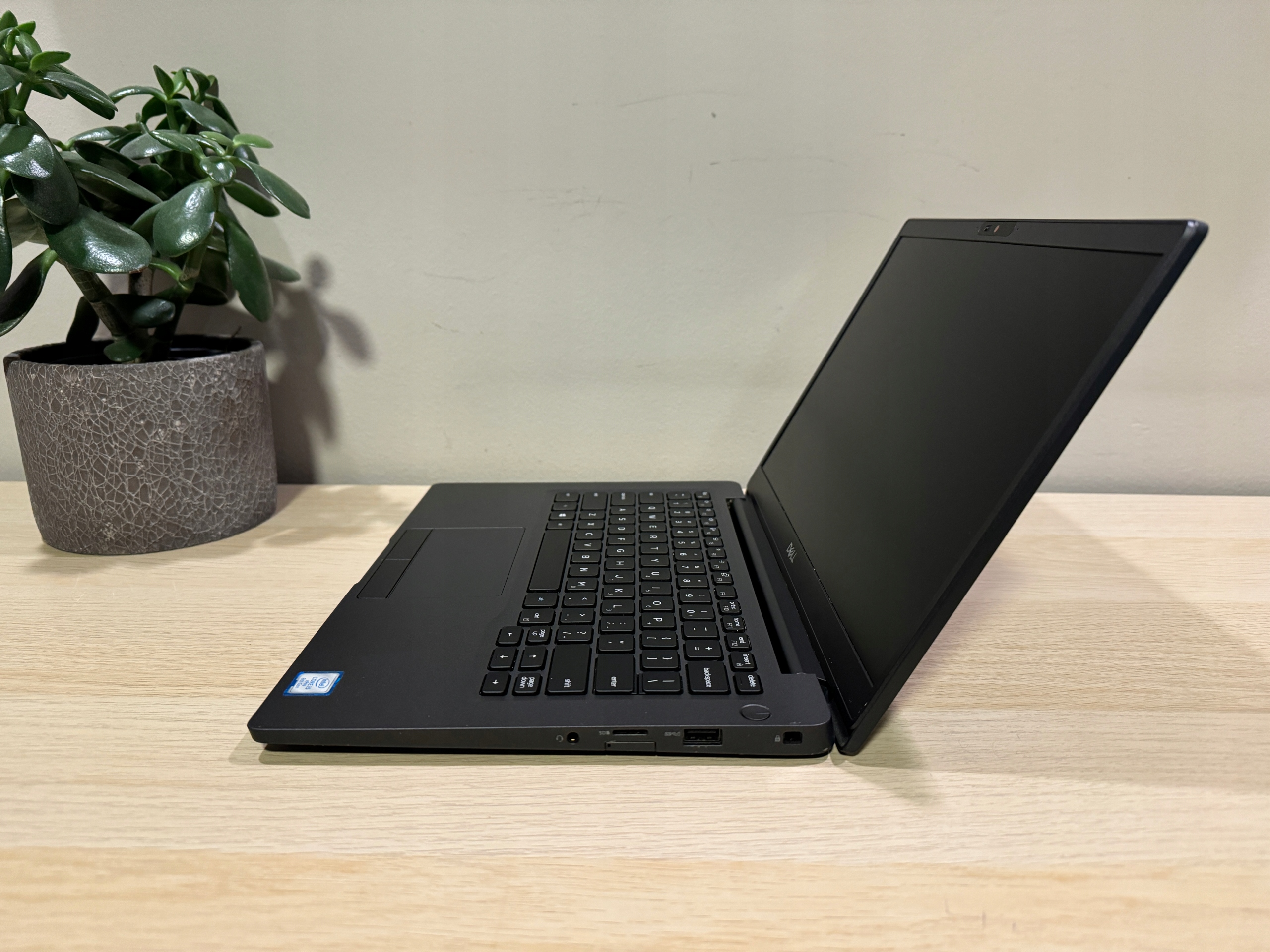 Laptop Dell Latitude 7300 13,3 i5-8365U 16GB 256GB Full HD Windows 11 - obrazek 5