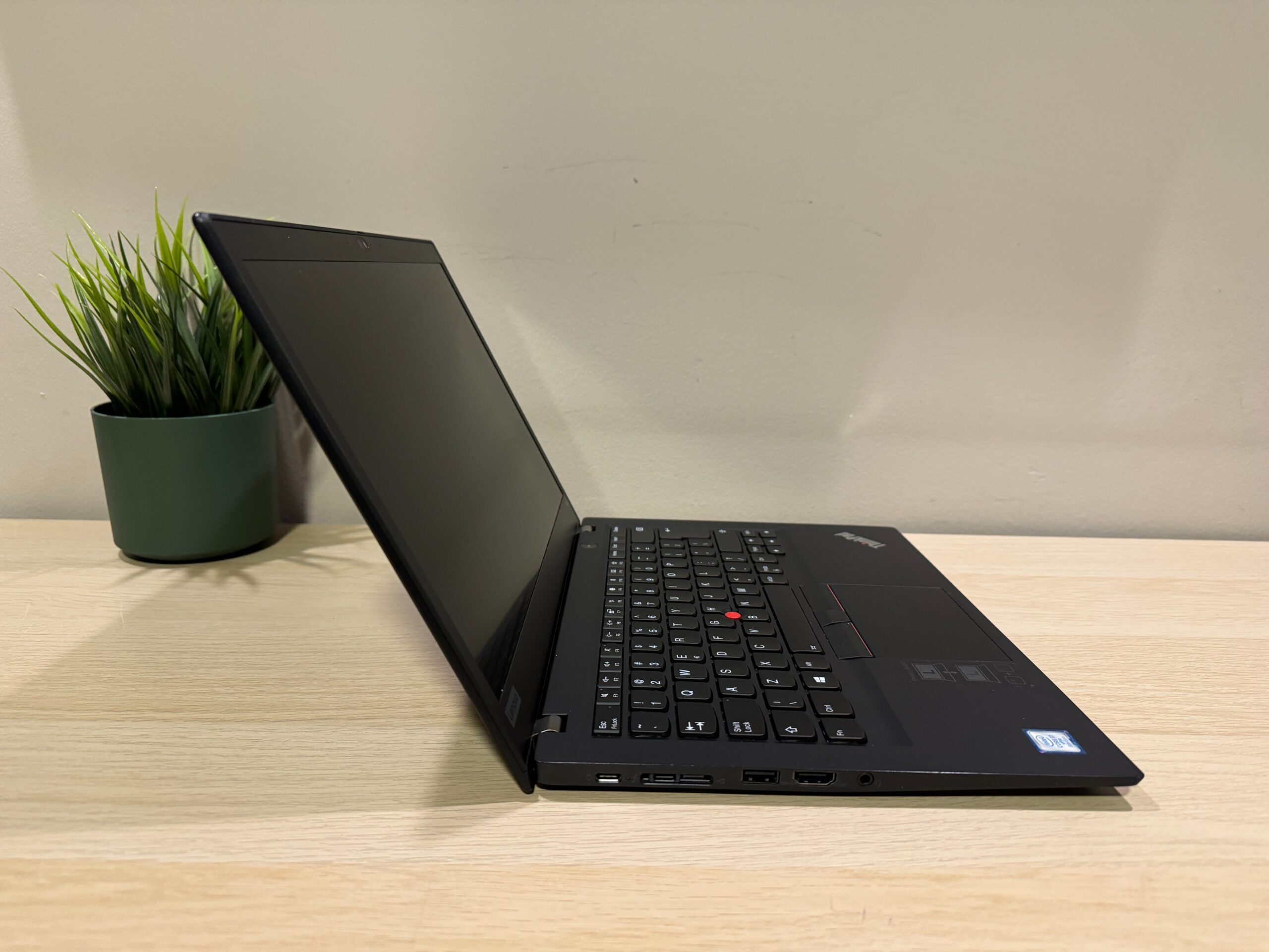 Lenovo ThinkPad T490s i7-8665U 14 16GB 512GB SSD FullHD Windows 11 - obrazek 3
