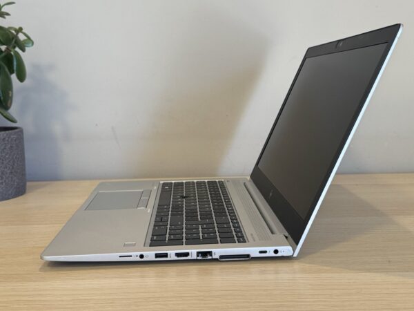 Laptop HP EliteBook 850 G5 15,6 i7-8550U 16GB 512GB Full HD Windows 11 - obrazek 6