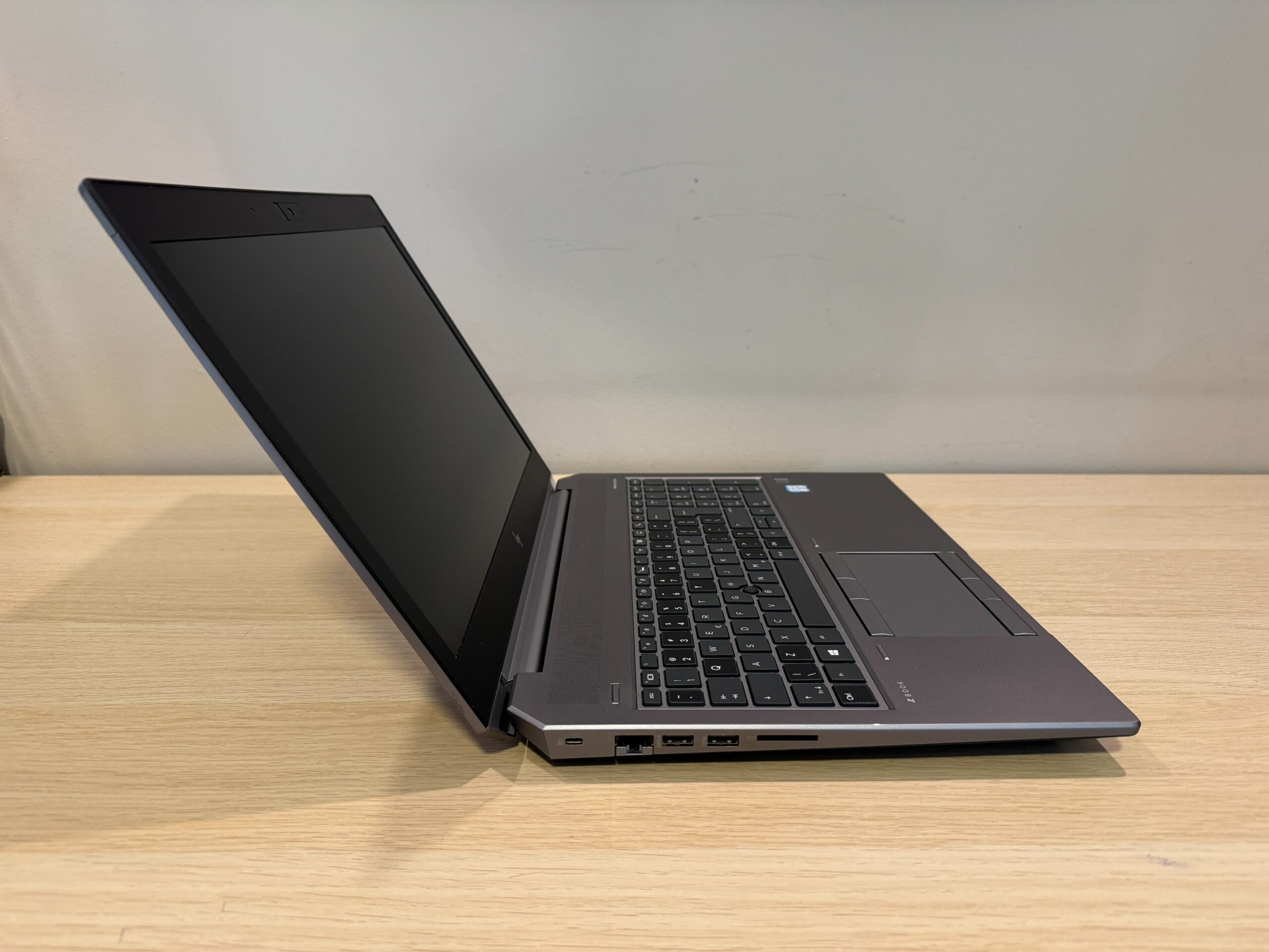 Laptop HP ZBook 15 G6 i7-9850H 15,6 32GB 512GB SSD NVIDIA OFFICE Win 11 - obrazek 3