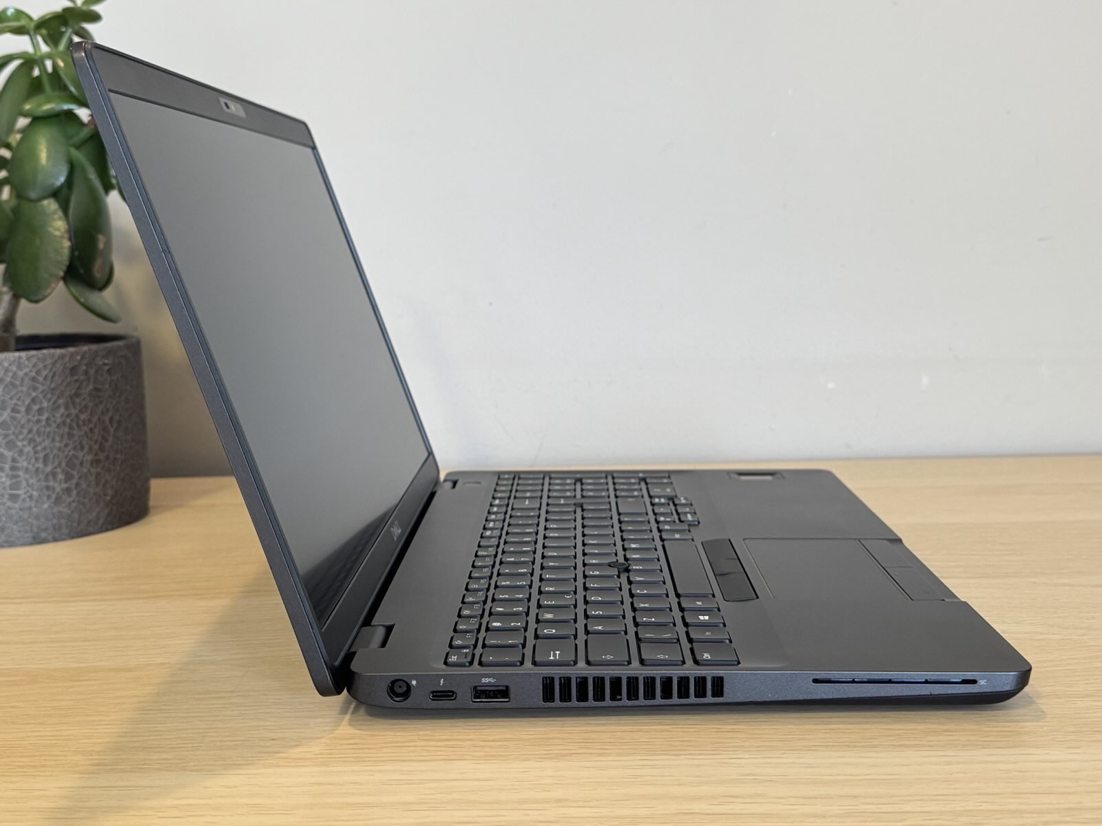 Dell Latitude 5501 15,6 i5-9400H 16GB 256GB SSD Windows 11 - obrazek 5
