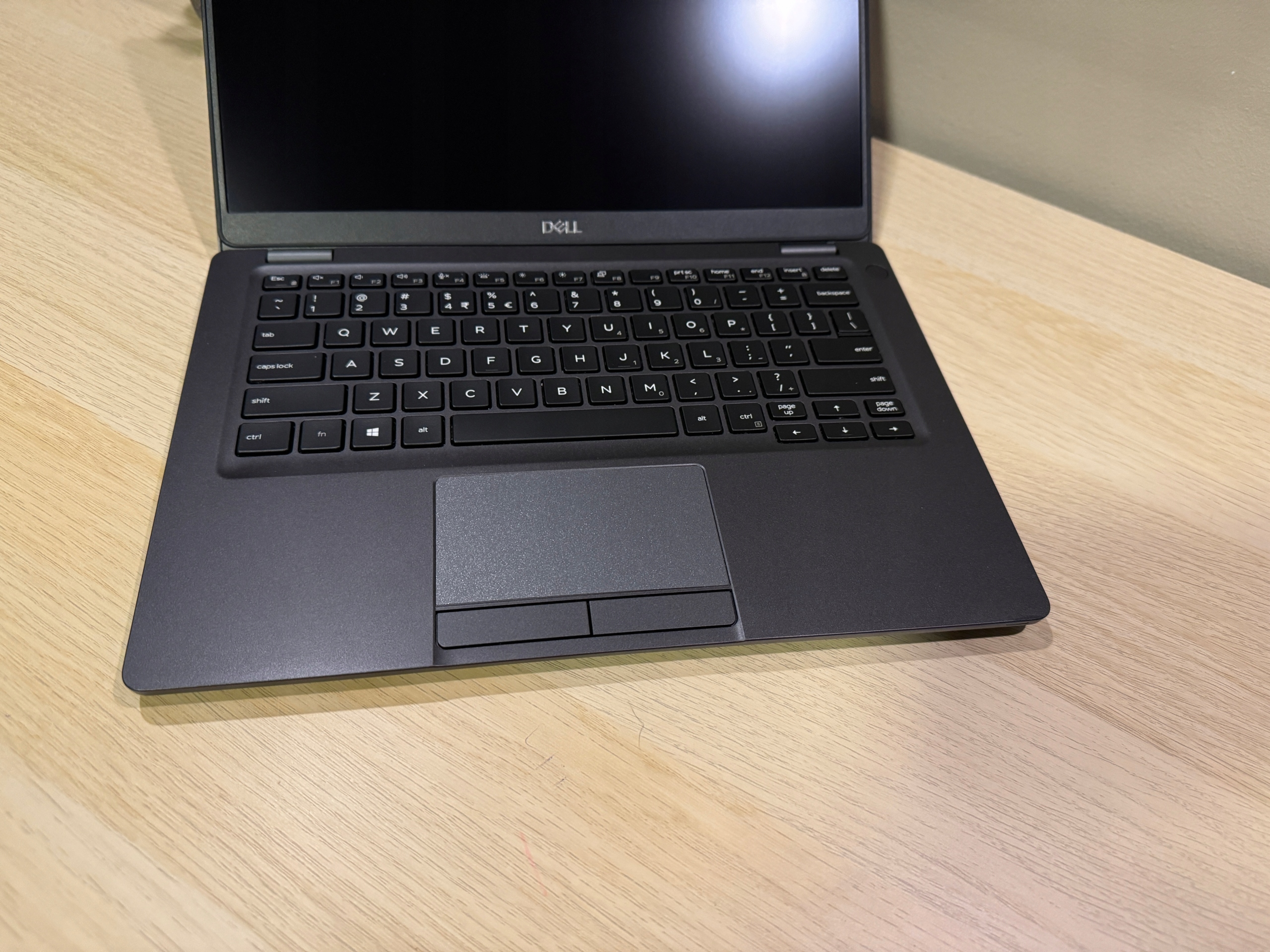 Laptop Dell Latitude 5300 13,3 i5-8365U 16GB 1TB SSD Windows 11 - obrazek 6