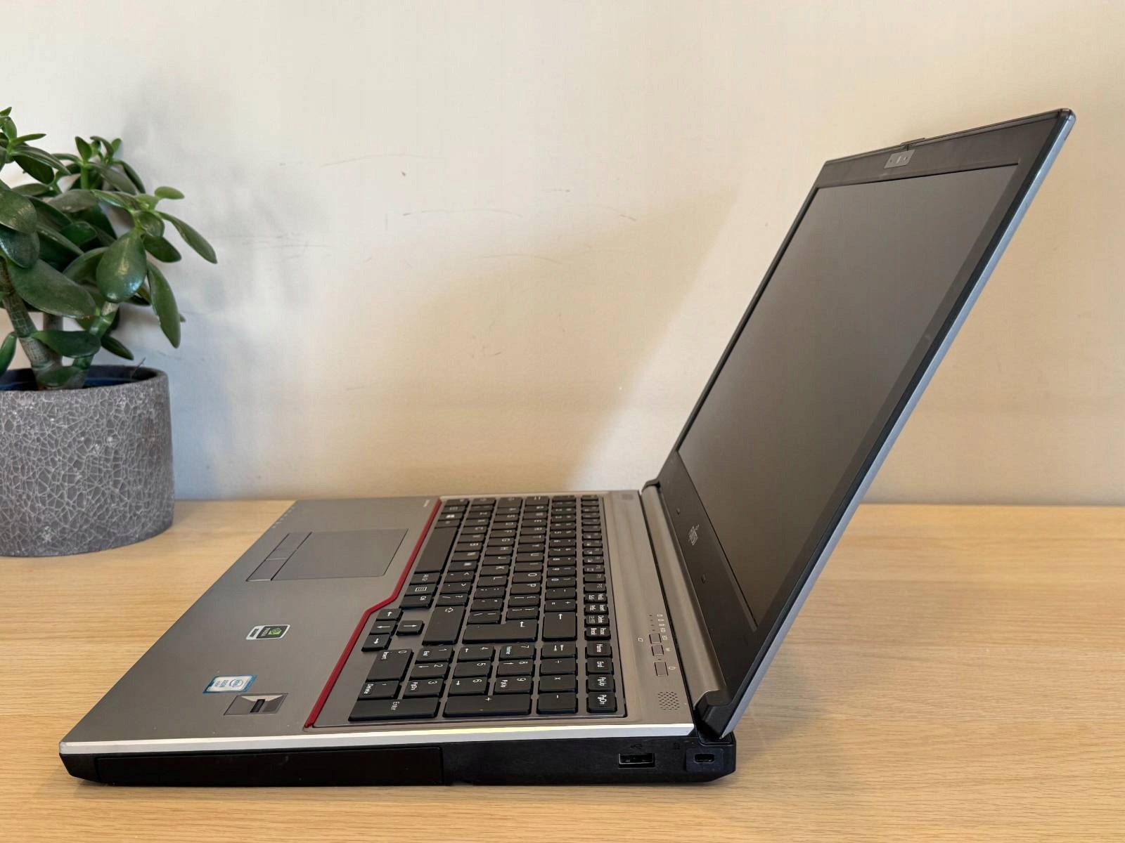 Laptop Fujitsu Celsius H770 15.6 64GB 1TB SSD Office Nvidia Windows 11 - obrazek 4
