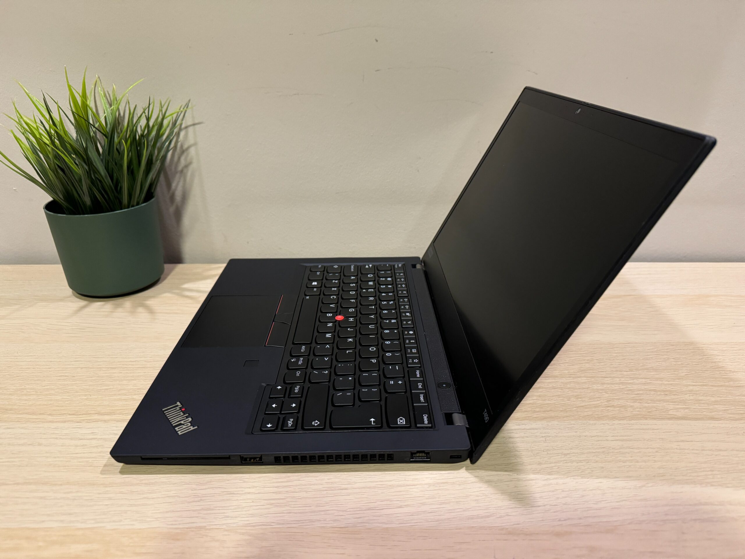 Lenovo ThinkPad T490 14 i5 4x3.9Ghz 16GB 1TB Office FullHD Windows 11 - obrazek 3