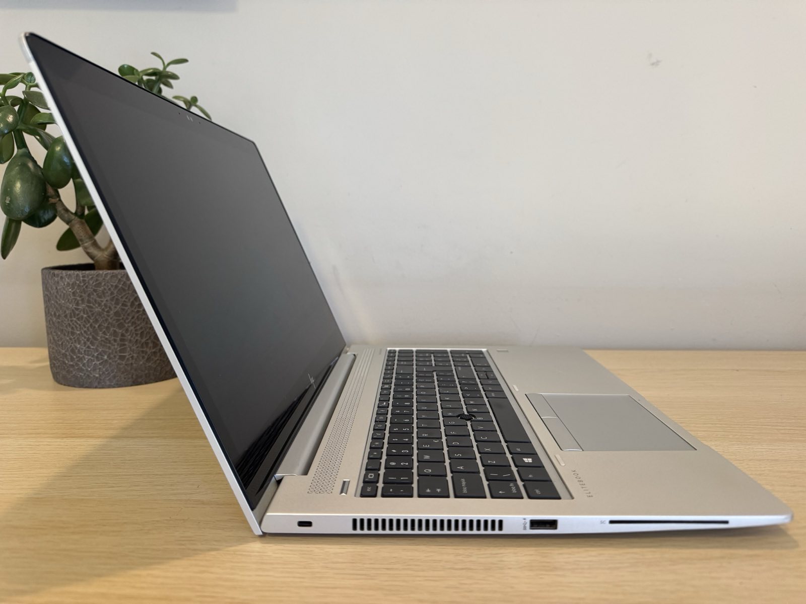 HP EliteBook 850 G5 15,6 i5-8350U 8GB 256GB Full HD Windows 11 - obrazek 3