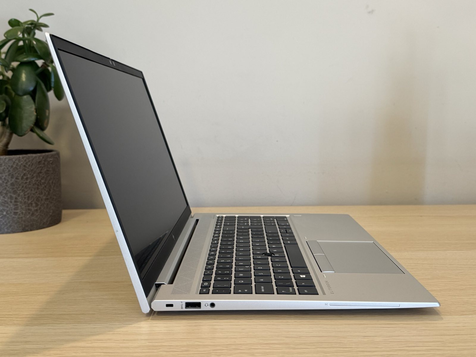 Laptop HP EliteBook 850 G8 15,6 i5-11gen 16GB 256GB Full HD Windows 11 - obrazek 3