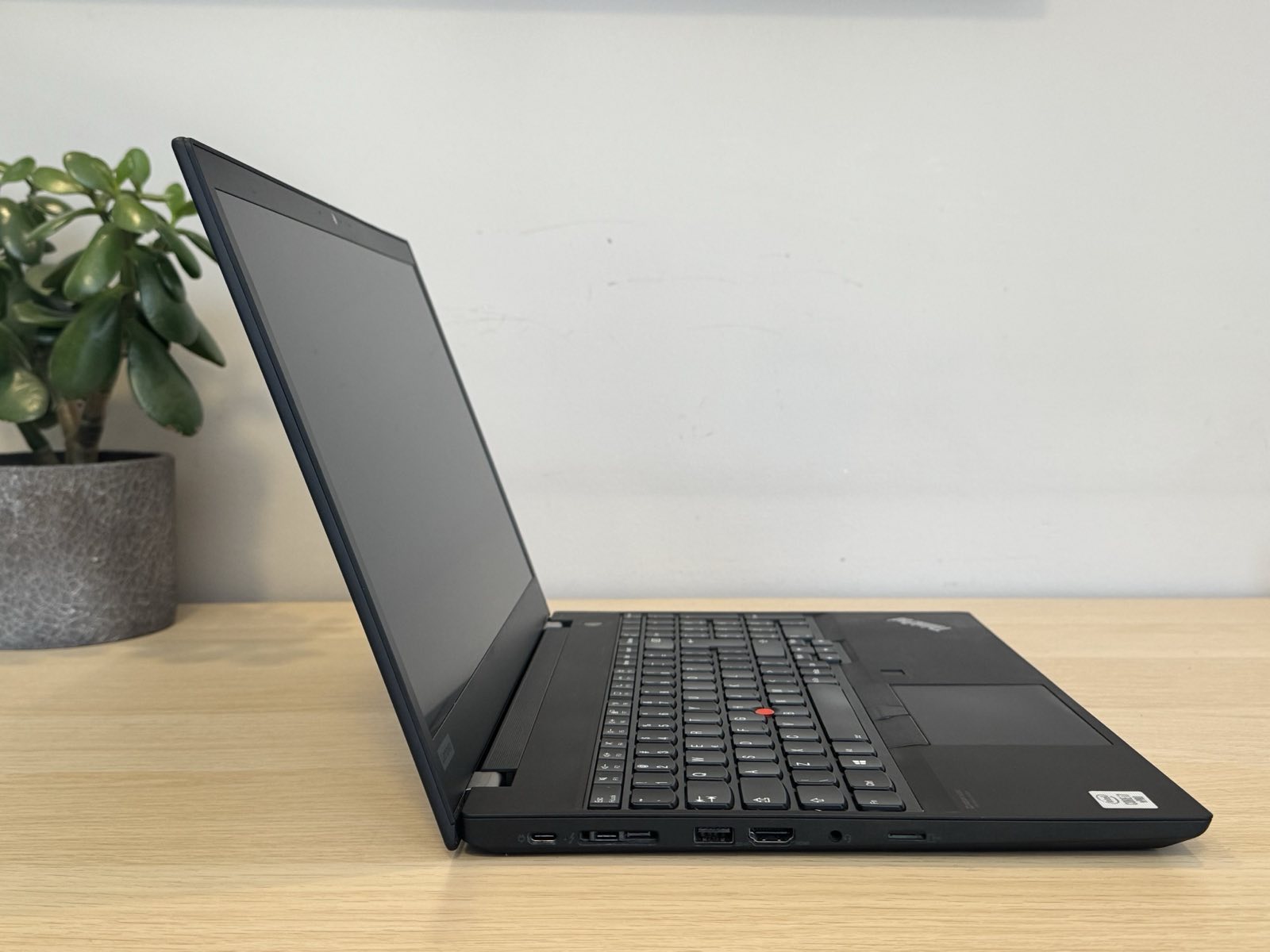 Laptop Lenovo ThinkPad T15 Gen 1 15,6 i7-10gen 16GB 2TB SSD Windows 11 - obrazek 3