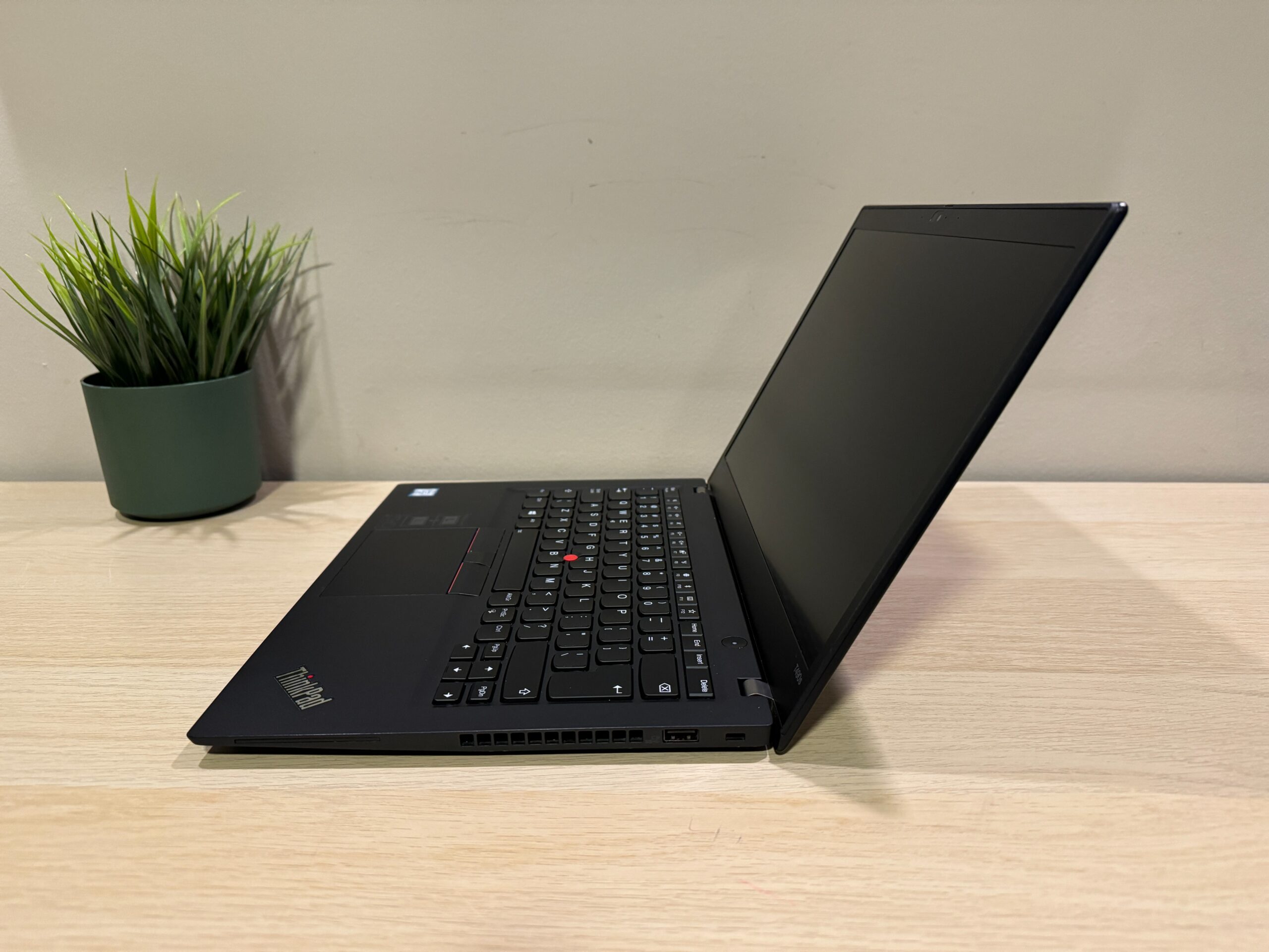 Lenovo ThinkPad T490s i7-8665U 14 8GB 256GB SSD FullHD Windows 11 - obrazek 4
