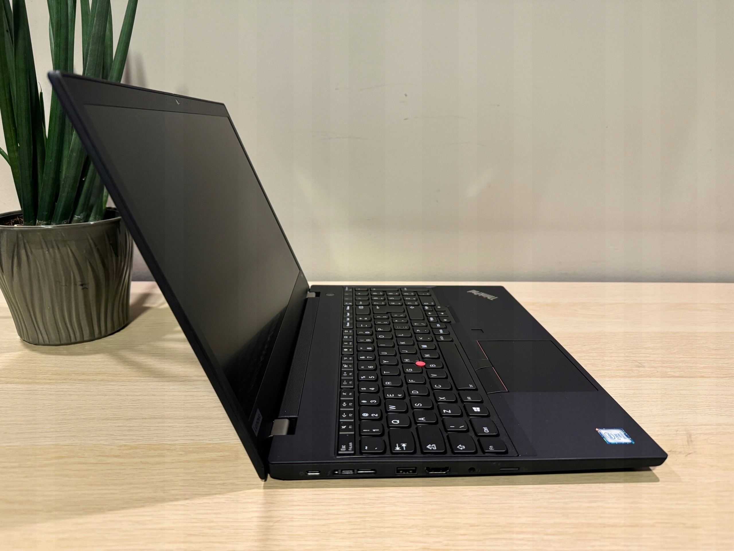 Lenovo ThinkPad T590 15,6 i5-8365U 4x4.1GHz 16GB 512GB SSD Full HD Win 11 - obrazek 3
