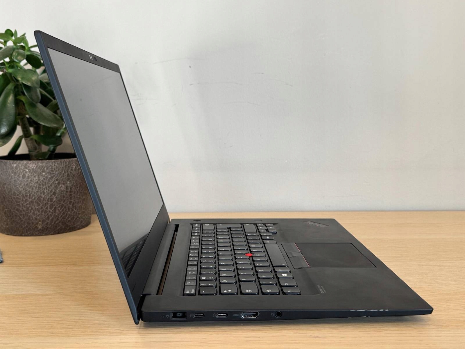 Lenovo ThinkPad P1 Gen 3 15,6 i7-10875H 32GB 1TB SSD Nvidia Windows 11 - obrazek 3