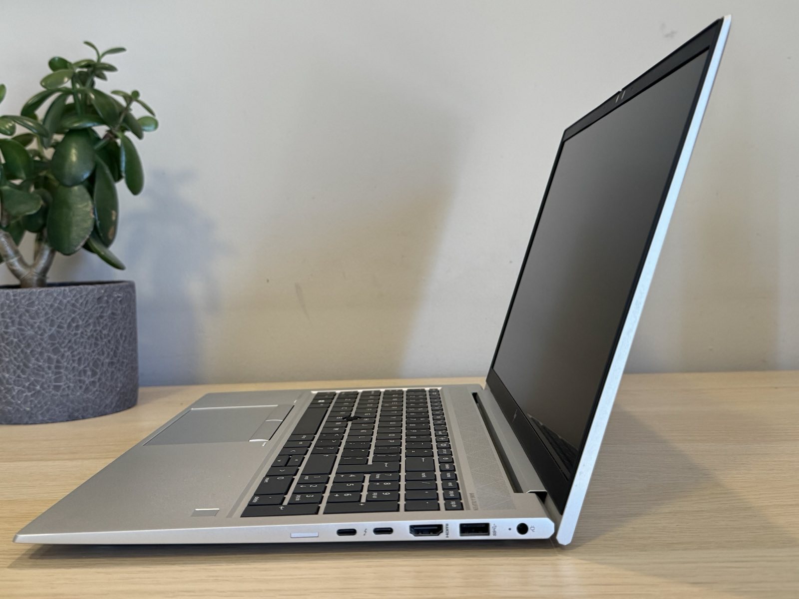 Laptop HP EliteBook 850 G8 15,6 i5-11gen 16GB 256GB Full HD Windows 11 - obrazek 4