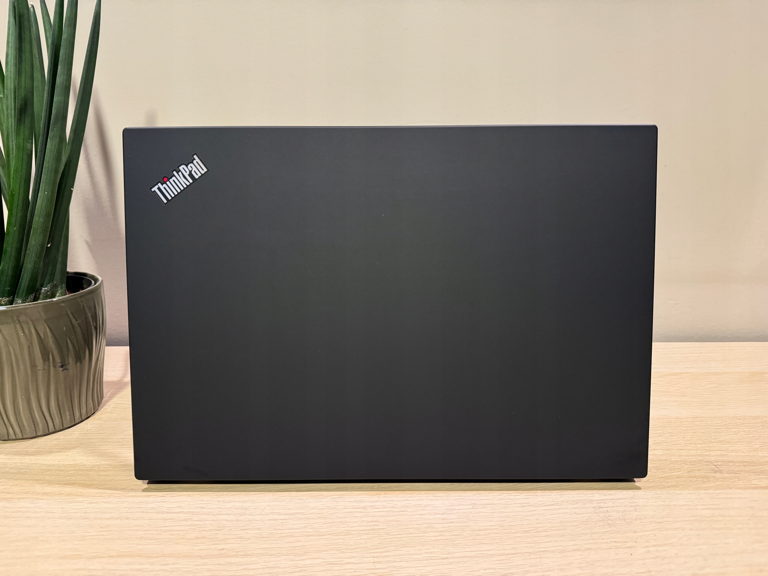 Lenovo ThinkPad T590 15,6 i5-8365U 4x4.1GHz 8GB 2TB SSD Full HD Win 11 - obrazek 5