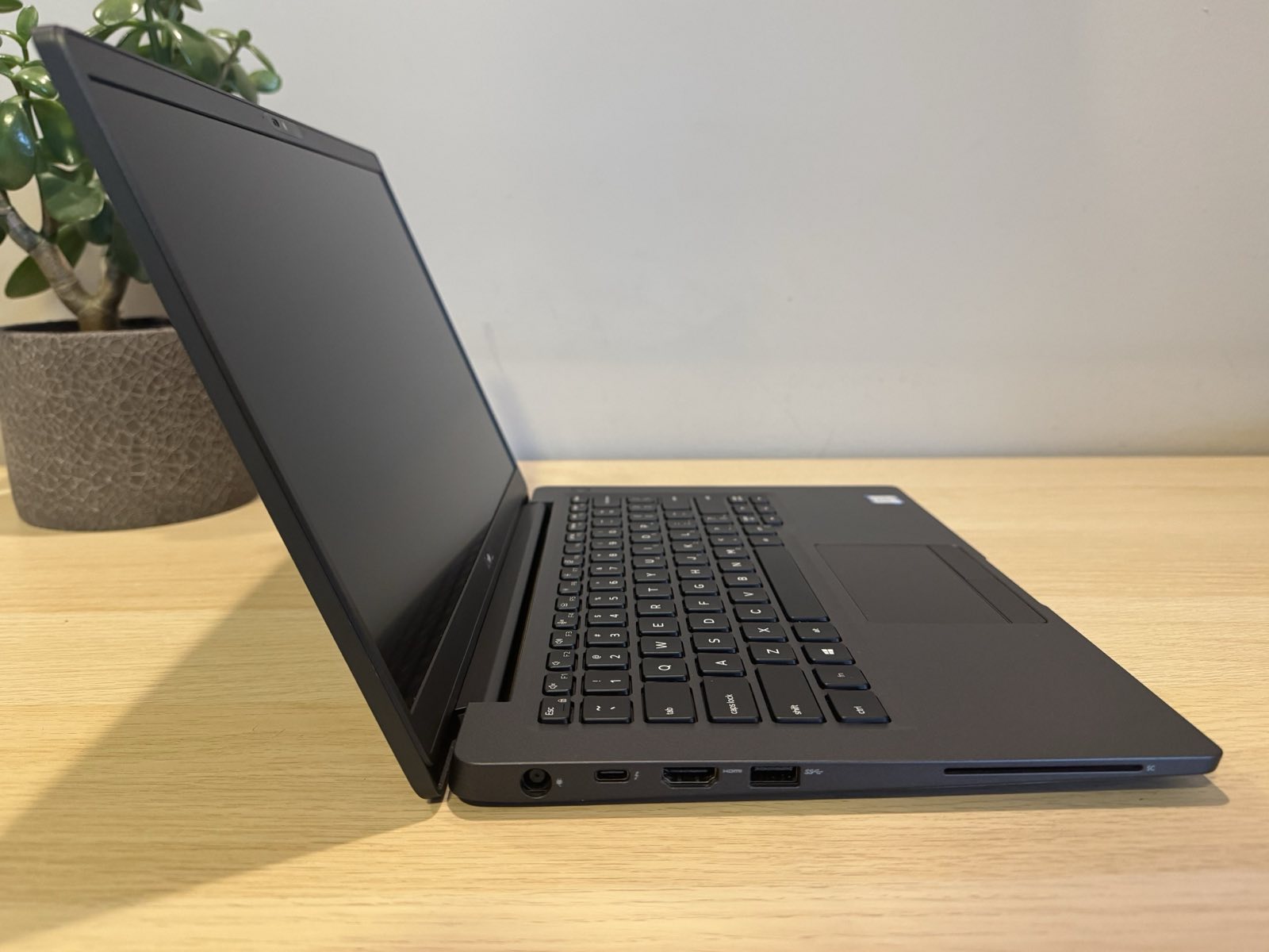 Laptop Dell Latitude 7400 14 i5-8365U 16GB 256GB Office Full HD Windows 11 - obrazek 3