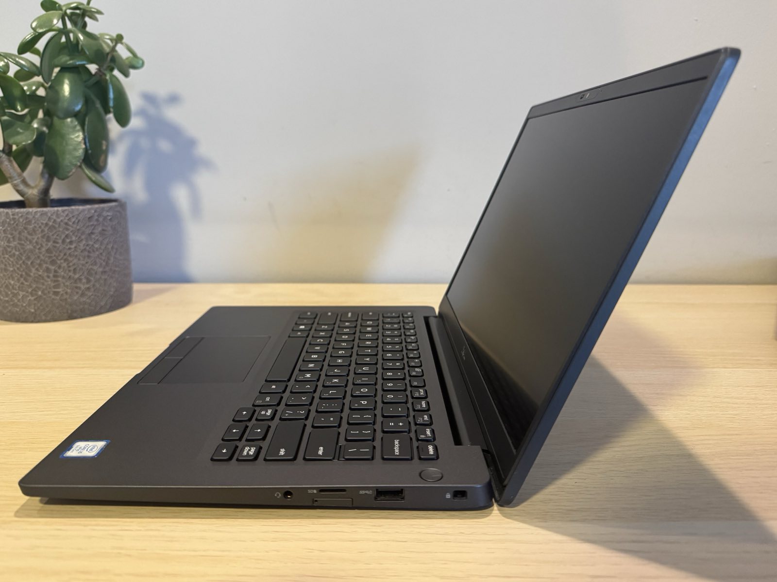Laptop Dell Latitude 7400 14 i5-8365U 16GB 256GB Office Full HD Windows 11 - obrazek 4