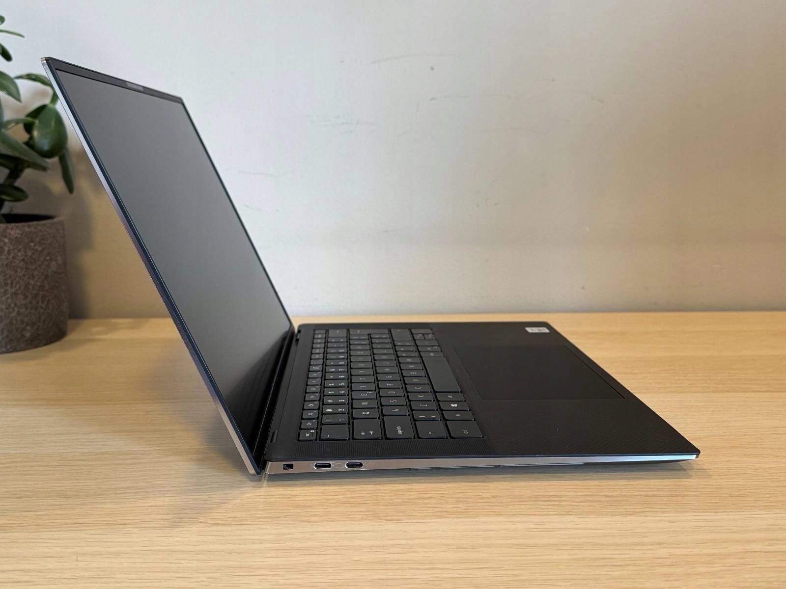 Dell Precision 5560 15,6 i7-11850H 16GB 512GB SSD NVIDIA RTX Windows 11 - obrazek 4