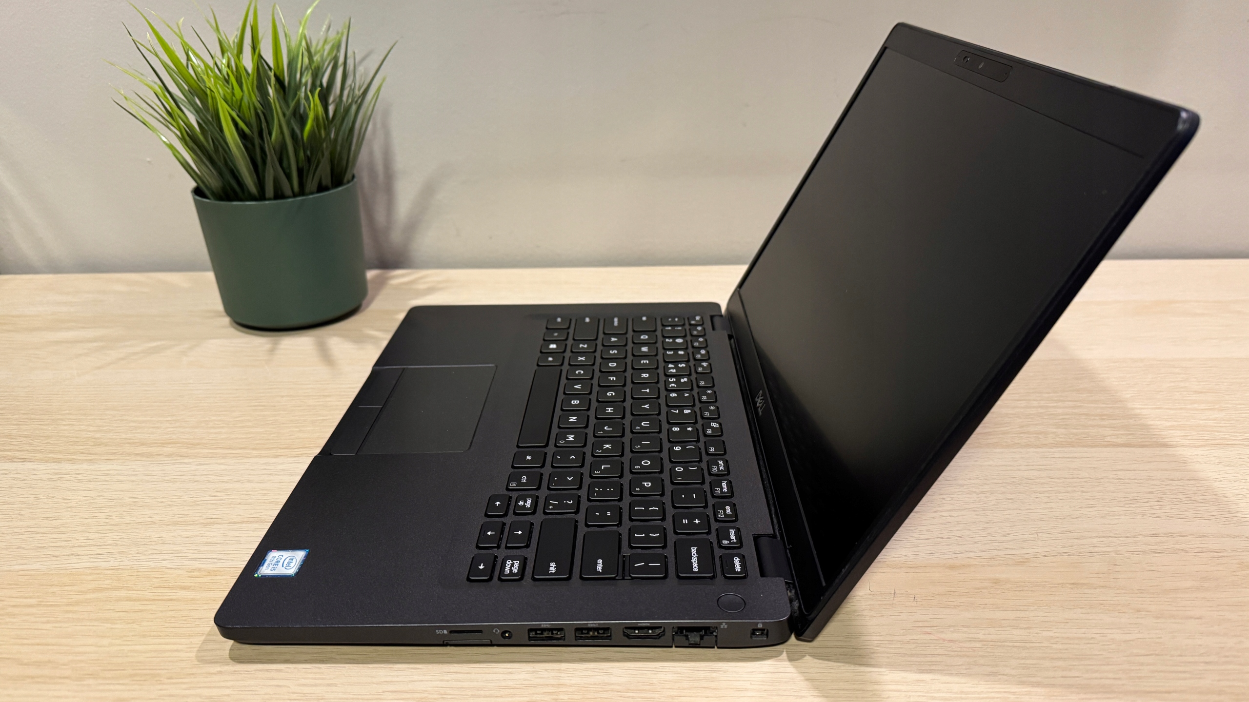 Dell Latitude 5400 i5-8365U 14 4x4,1GHz 16GB 256GB SSD Full HD Windows 11 - obrazek 4