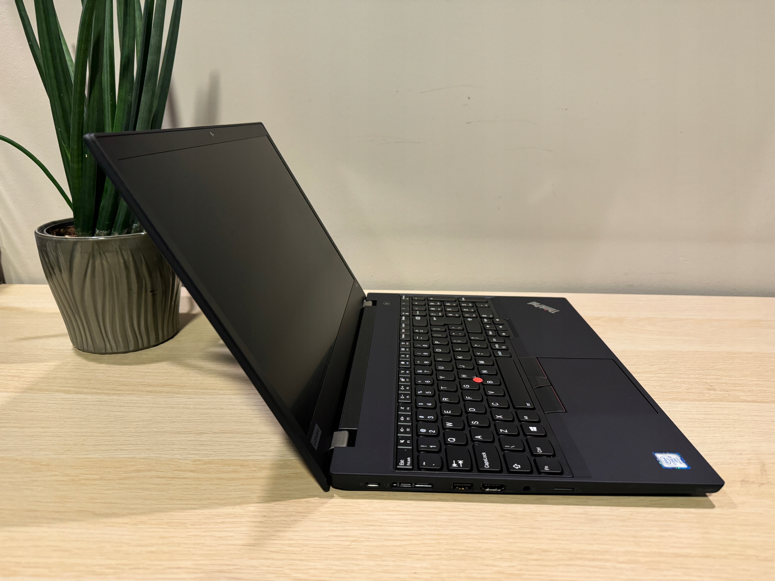 Lenovo ThinkPad P53s 15,6 i7-8665U 4x4.8GHz 32GB 1TB SSD NVIDIA Win 11 - obrazek 3