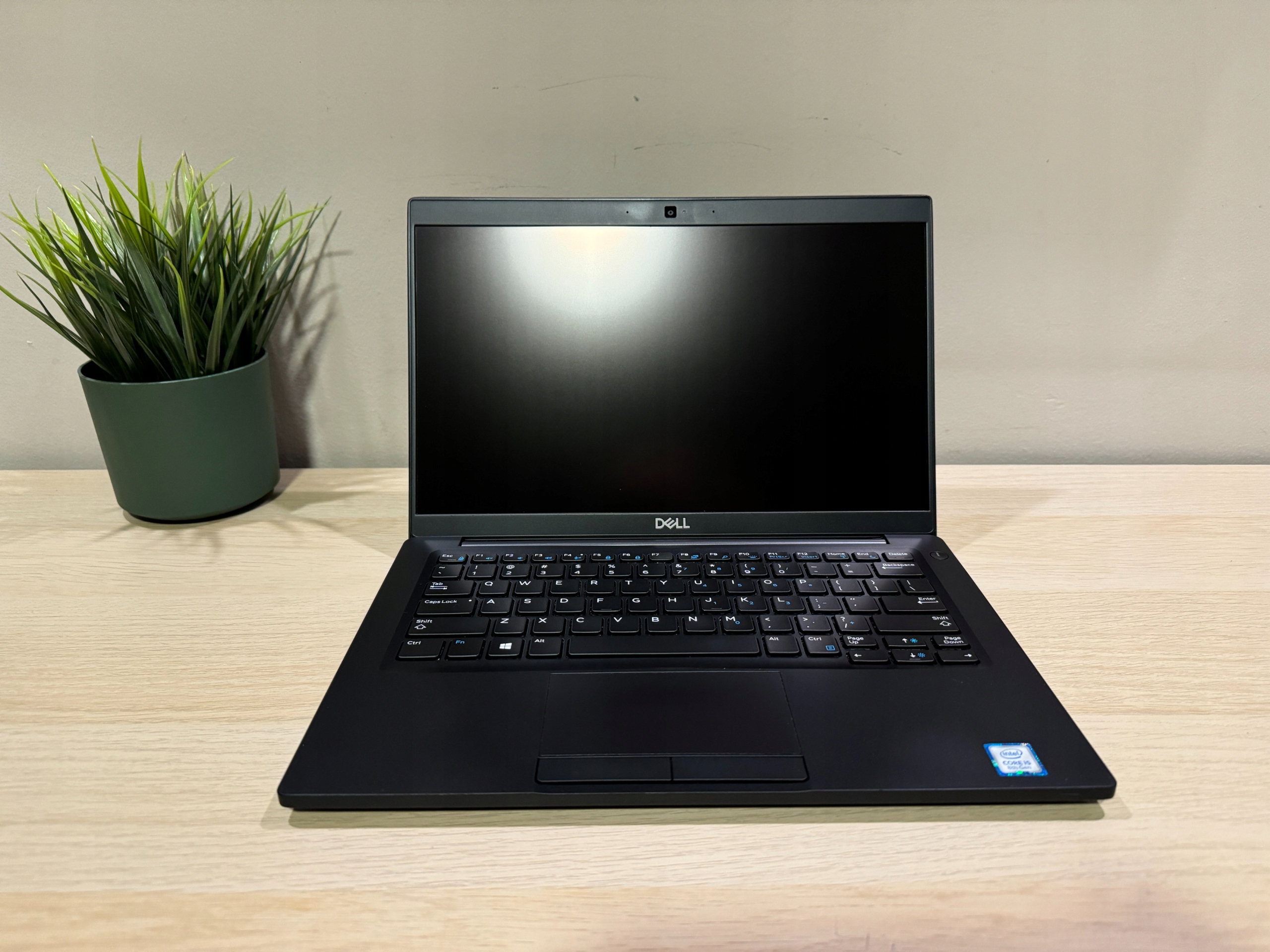Dell Latitude 7390 13.3 i7-8650U 8GB 256GB SSD Windows 11 - obrazek 3