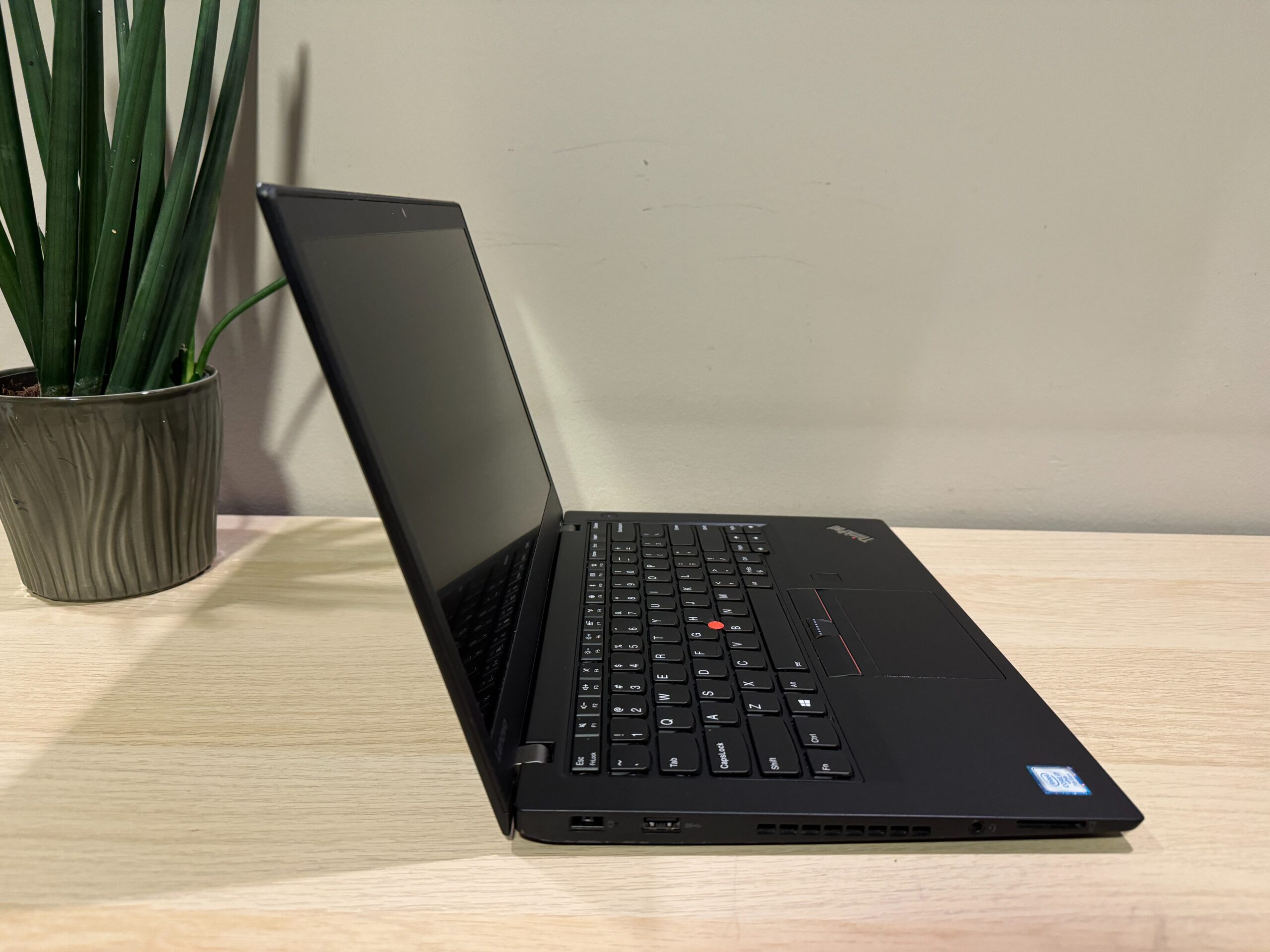 Laptop Lenovo ThinkPad T470s i5 8GB 256GB SSD Full HD IPS Windows 10 - obrazek 3