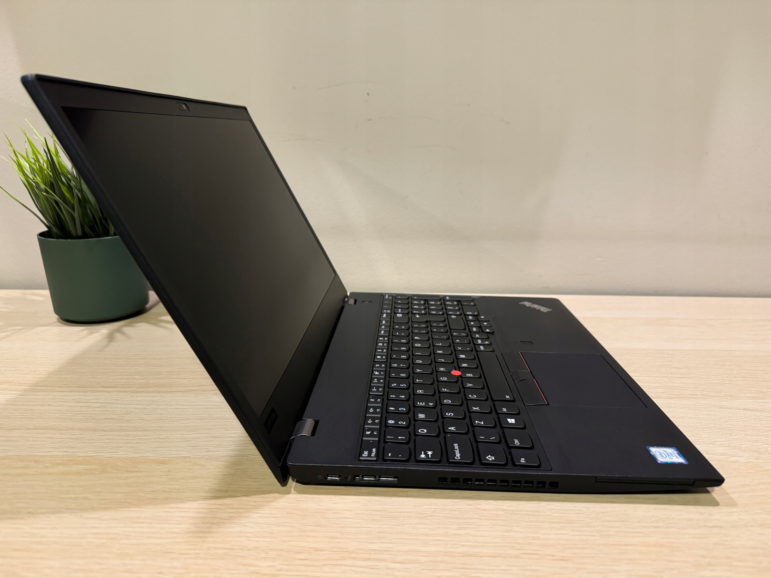 Lenovo ThinkPad P52s 15,6 i7-8650U 32GB 1TB SSD NVIDIA Windows 11 - obrazek 3