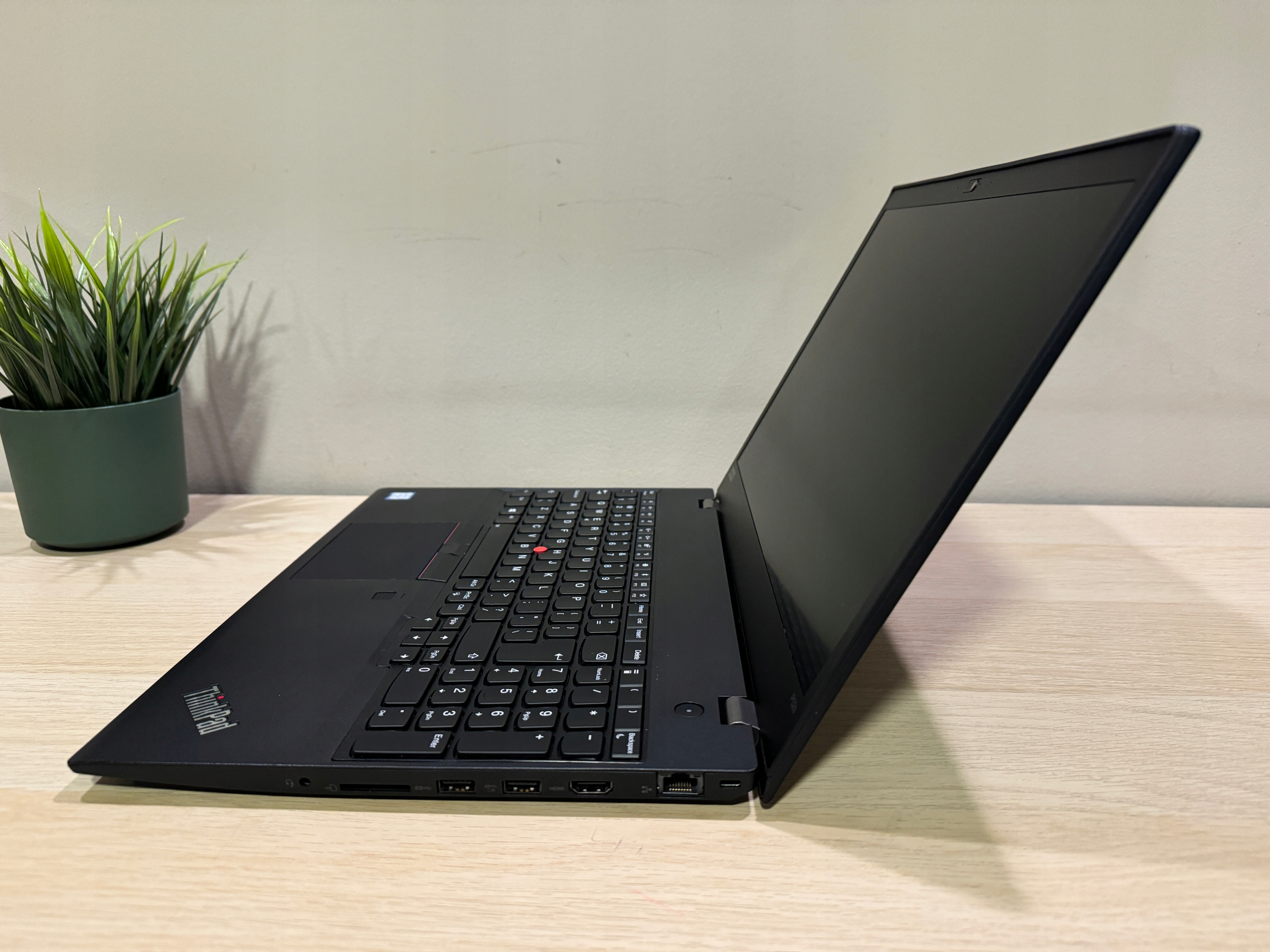 Lenovo ThinkPad P52s 15,6 i7-8650U 64GB 512GB SSD NVIDIA Windows 11 - obrazek 4