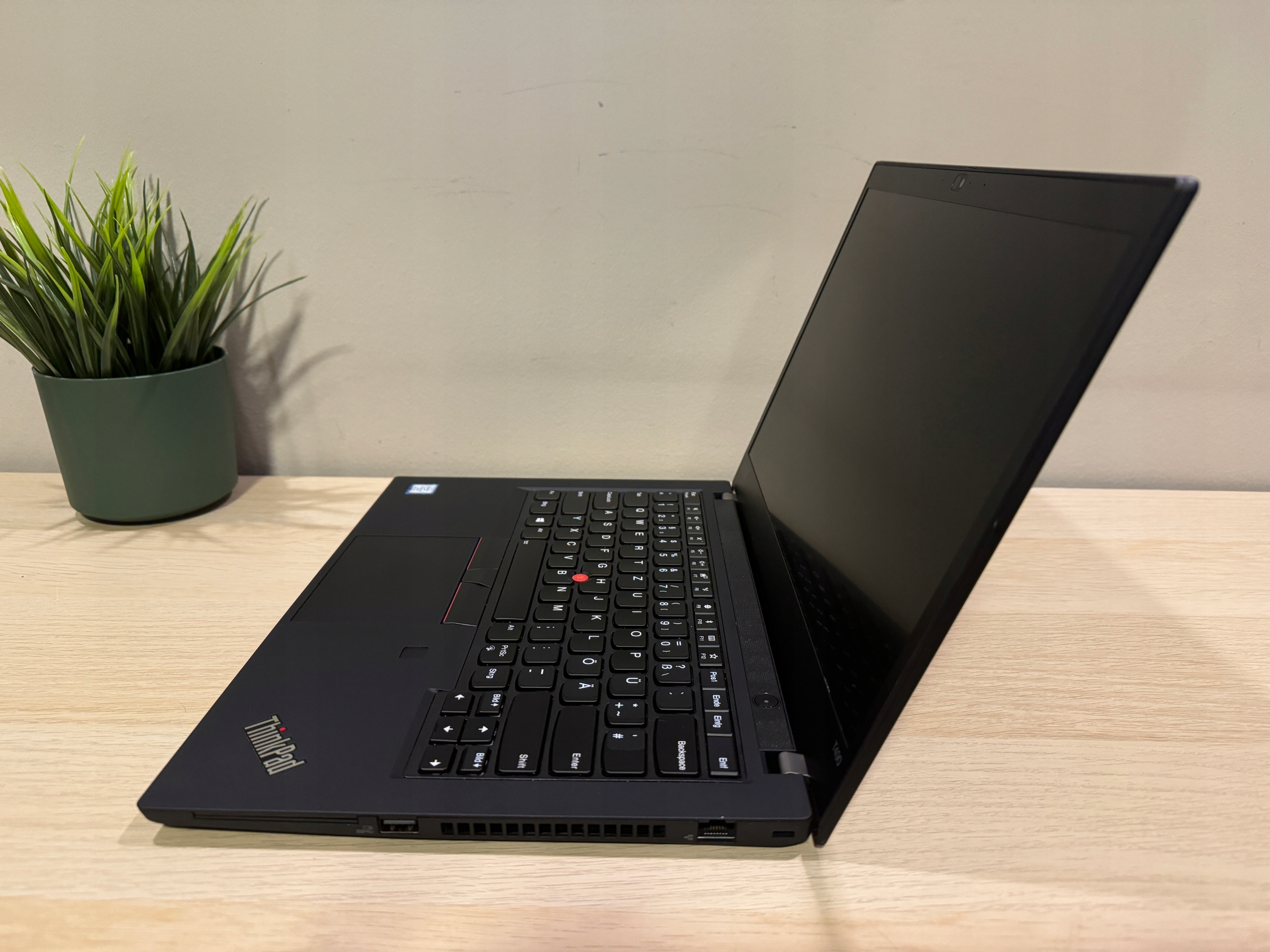 Lenovo ThinkPad T490s i5-8365U 14 8GB 2TB SSD FullHD Windows 11 - obrazek 4