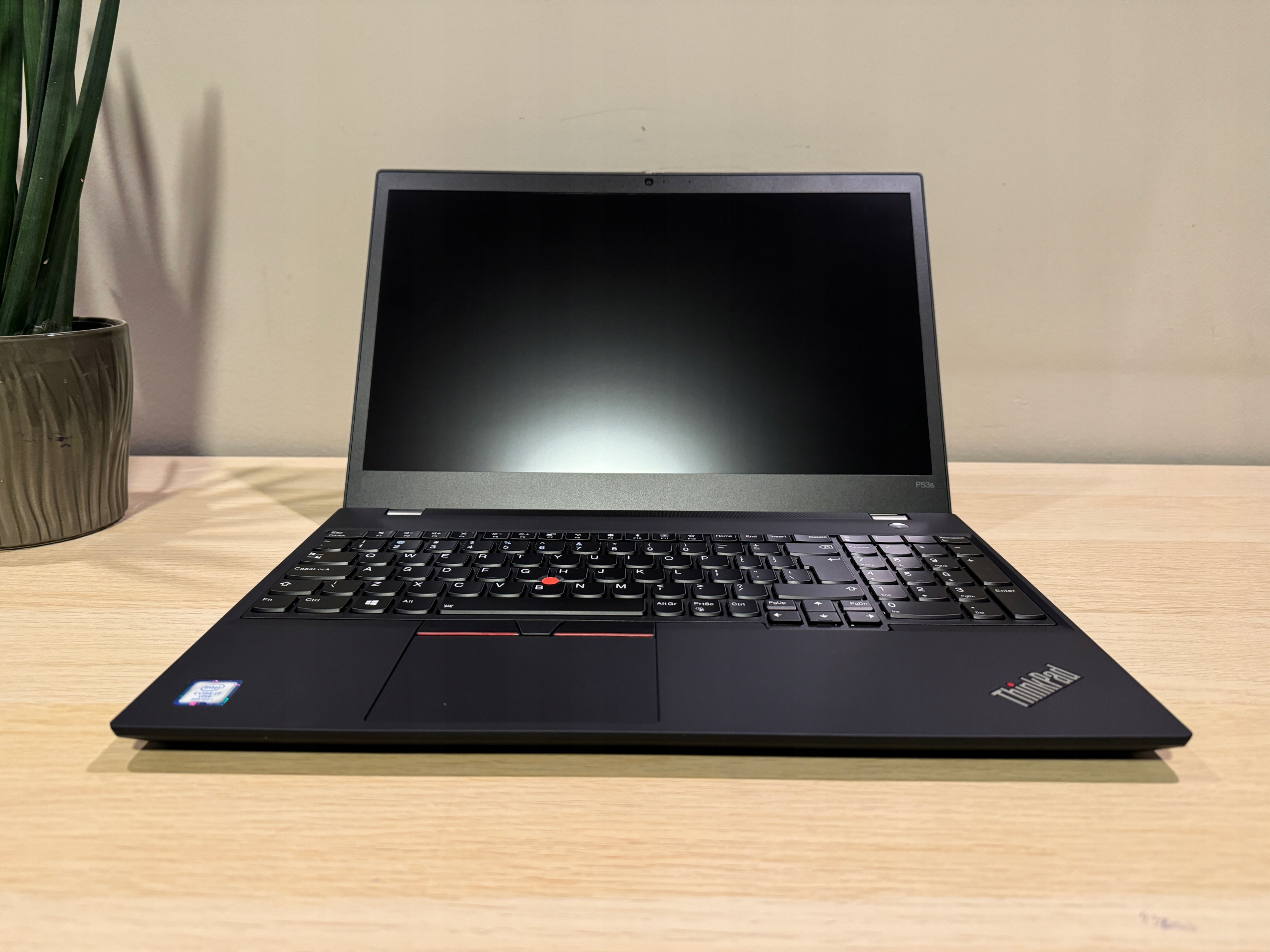 Lenovo ThinkPad P53s 15,6 i7-8665U 4x4.8GHz 16GB 1TB SSD NVIDIA Win 11 - obrazek 2